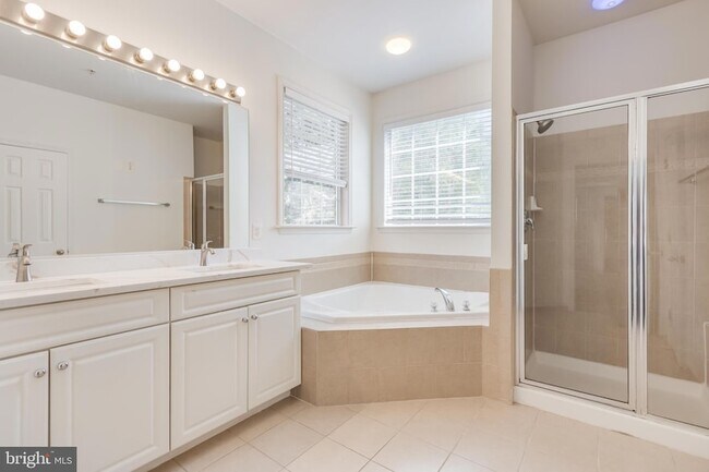 Building Photo - 5214 Lynns Retreat Dr