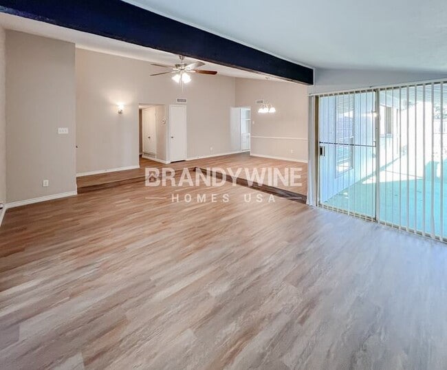 Building Photo - 4426 Mint Dr