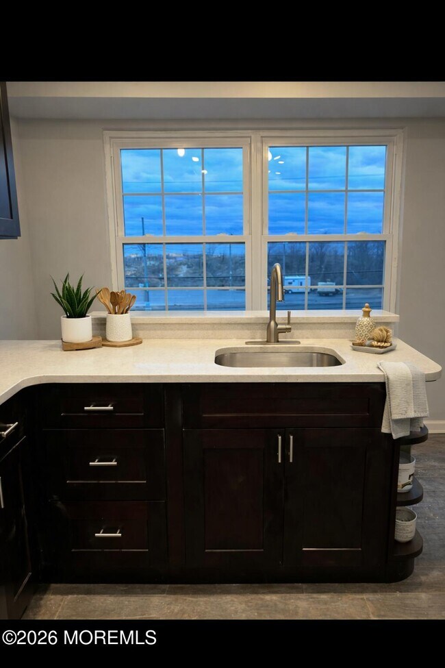 Building Photo - 428 Beachway Ave