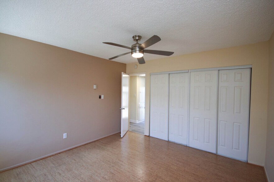 Building Photo - 874 S Marengo Ave