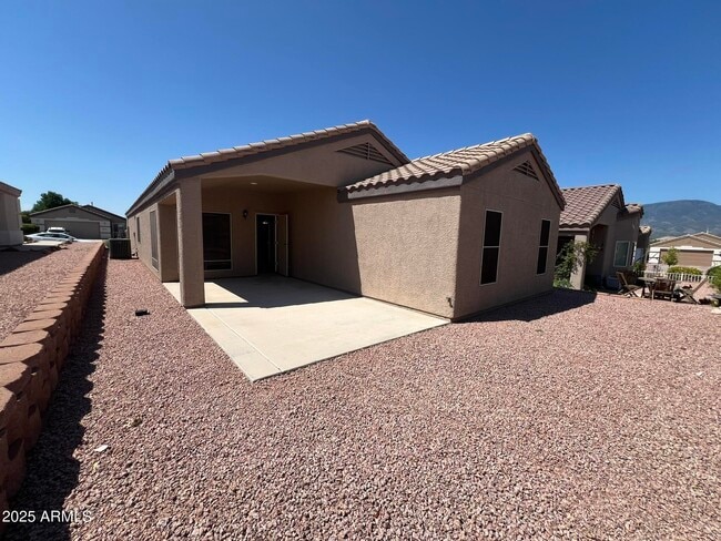 Building Photo - 4872 E Meadow Vista Dr