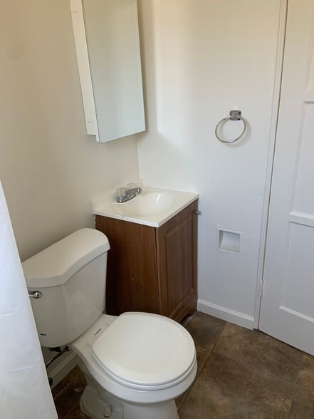 bathroom - 105 N Cedar Ave