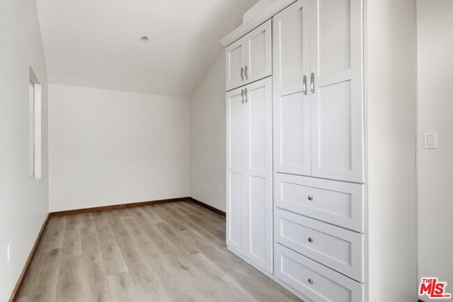 Building Photo - 2163 W 27th St