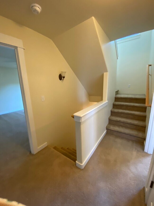 Building Photo - 1743 NE Lotus Dr