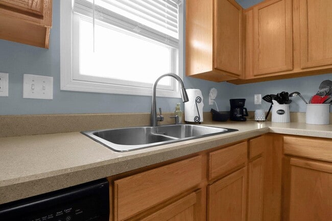 Building Photo - 224 Rockmill St