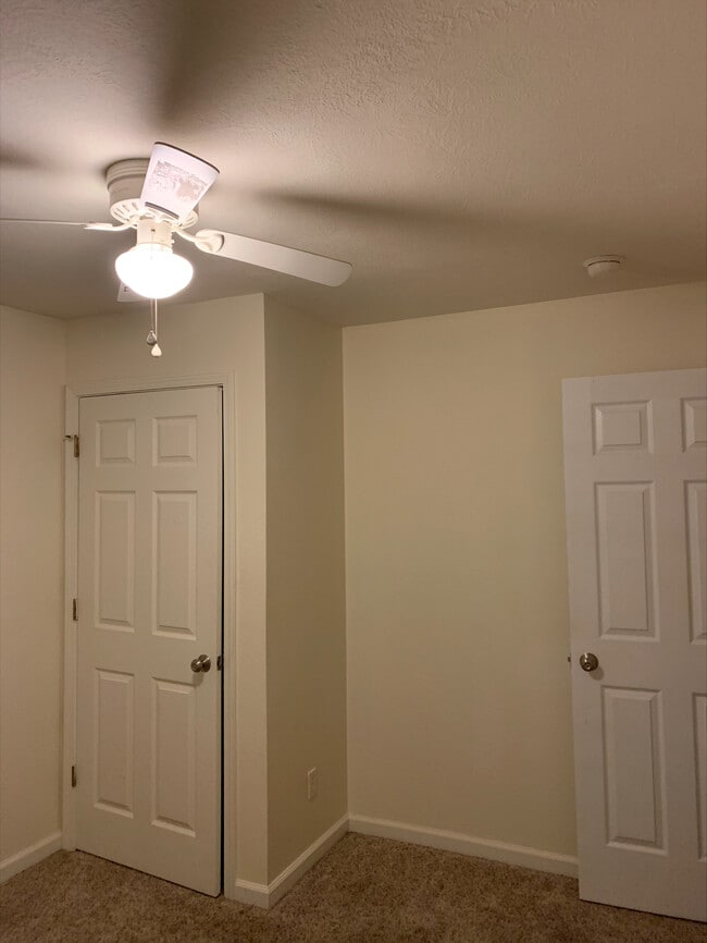 Building Photo - 1014 N Hodson Ave