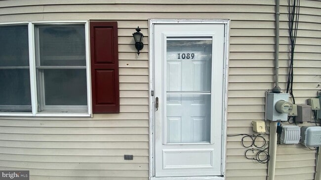 Building Photo - 1089 Park Rd
