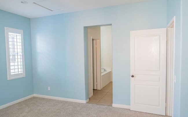 Building Photo - 4230 Vía Angelo