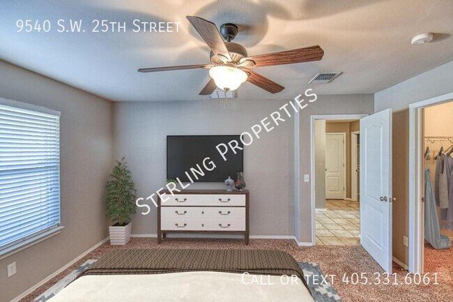 Building Photo - 9540 SW 25th St