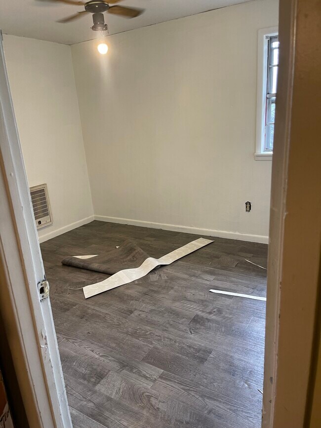 Building Photo - 102 Jacinto Hts 3