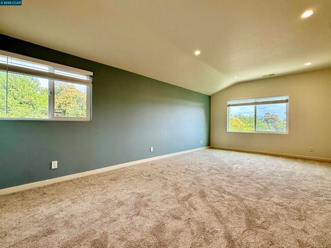 Building Photo - 148 Lancaster Way