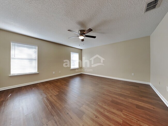 Building Photo - 9422 Daniels Mill Dr