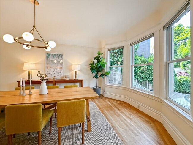 Building Photo - Beautiful 4BR+/3.5BA Edwardian Single-Fami...