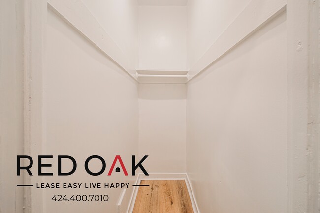 Building Photo - 516 N Harvard Blvd