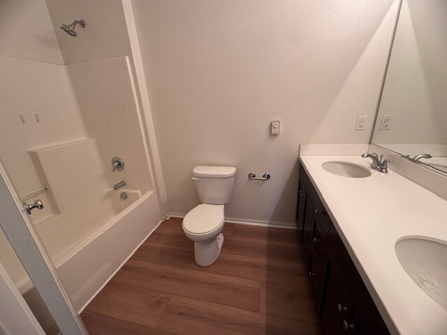 Building Photo - 961 Sweetbriar Ln