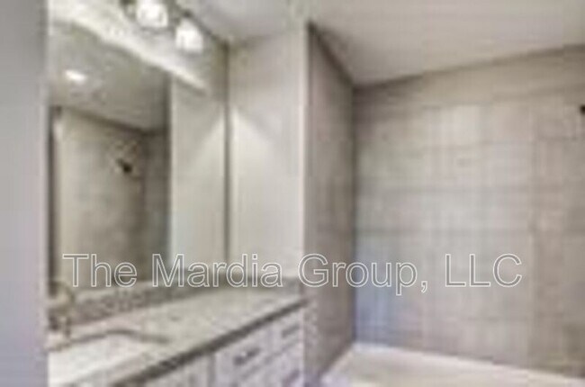 Building Photo - 3258 Wexford Dr