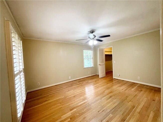 Building Photo - 880 Richmond Hill Dr