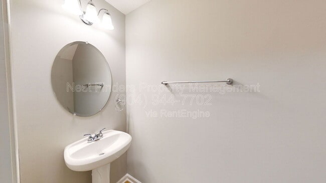 Building Photo - 464 Walnut Dr