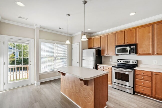 Building Photo - Charming and Move-In Ready 3BR Home | Prim...