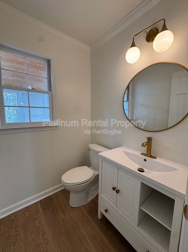 Building Photo - 4007 Shady Cir NW