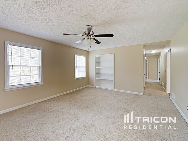 Building Photo - 414 Breezy Dr SW