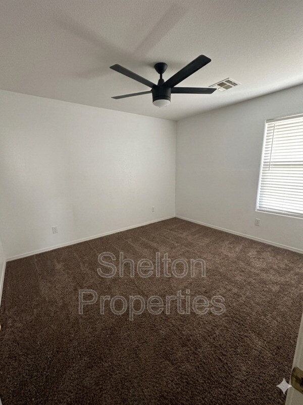 Building Photo - 7391 W Solano Dr N