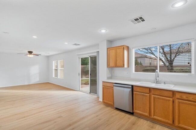 Building Photo - BEAUTIFUL 3 BED HOME IN SUMMERLIN- NEW FLOORING! HUGE LOFT!