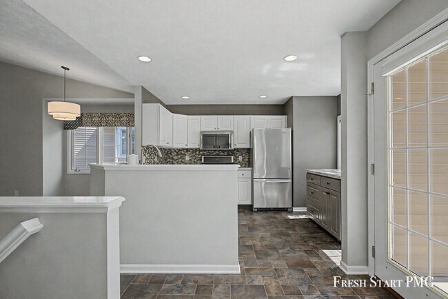 Building Photo - 2107 Blue Bell Way