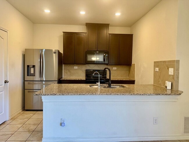 Building Photo - 6116 Sunflower Path