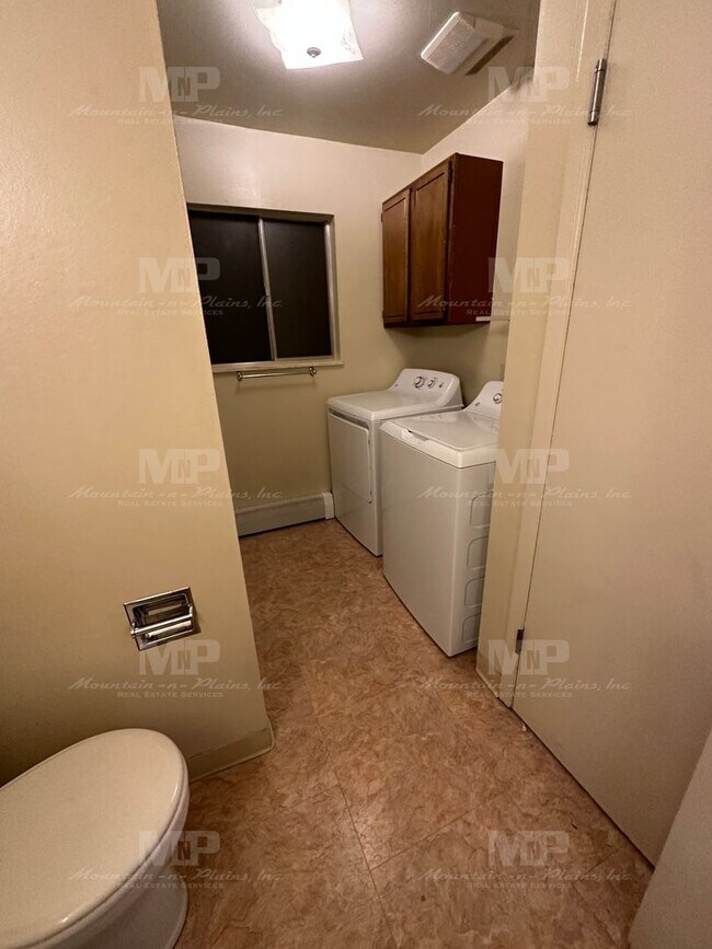 Building Photo - 1101 S Bryan Ave