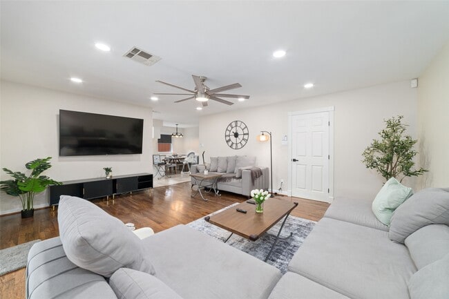 Building Photo - 5727 Capello Dr