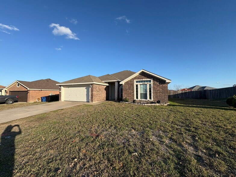 Building Photo - 2508 Isabelle Dr