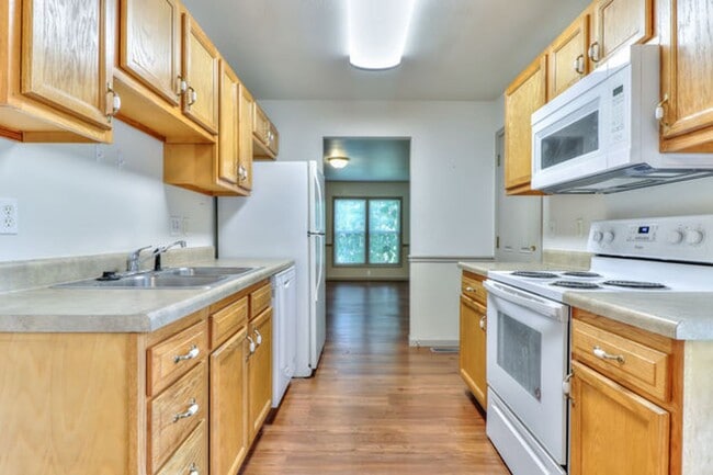 Building Photo - Spacious 3 bedroom, 1 bath home in Urbana ...