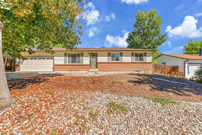 Building Photo - $2,675 - 4 Bed, 2 Bath Home in Aurora with...