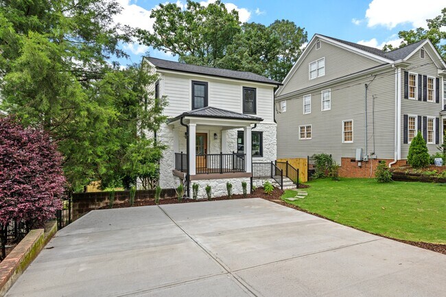 Building Photo - 28 Douglas Dr