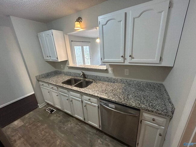 Building Photo - 109 Portal Ln