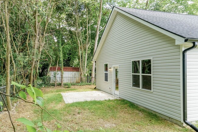Building Photo - Brand New Three Bedroom Home!