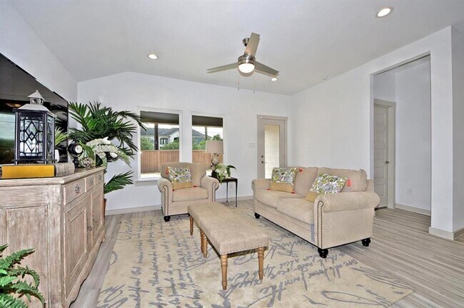 Building Photo - 6902 Telford Holw Trl