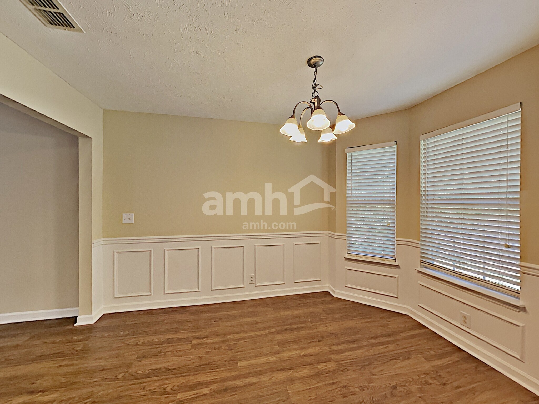 Building Photo - 1525 Teresa Ln