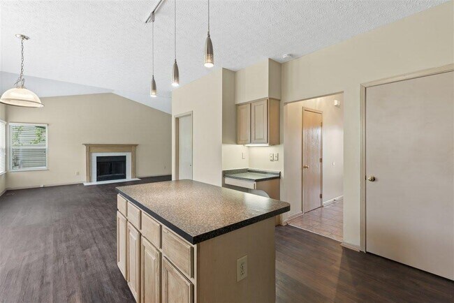 Building Photo - 6529 Centennial Dr