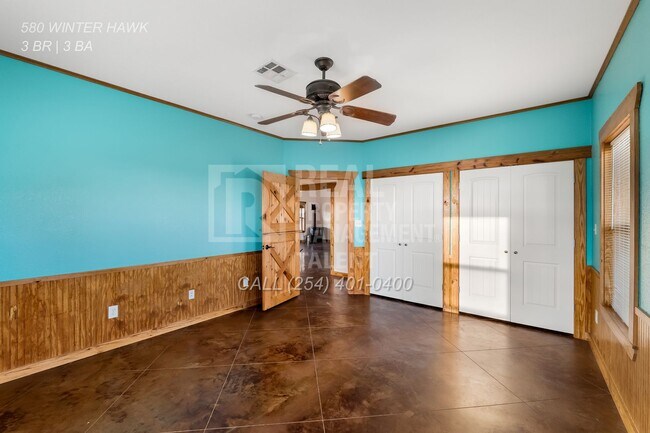 Building Photo - 3 Bedroom, 3 Bathroom Ranch Home with Barn...