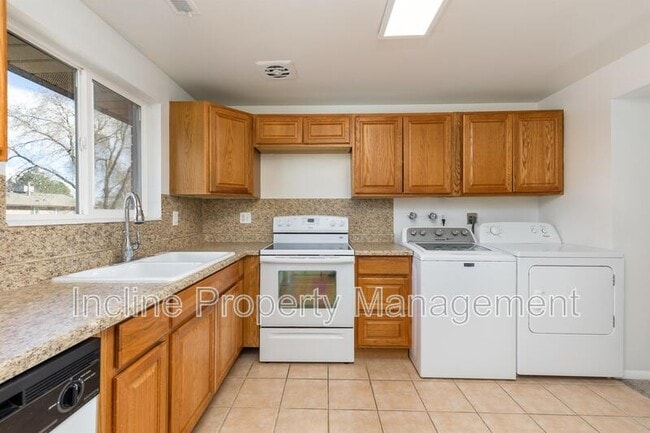 Building Photo - 1069 S 80 E