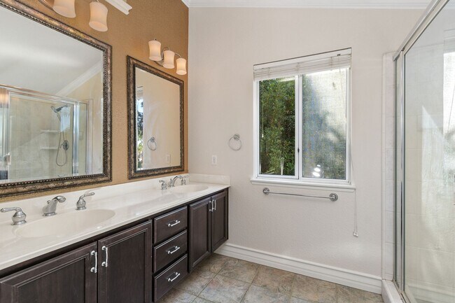 Building Photo - 30207 Silver Ridge Ct