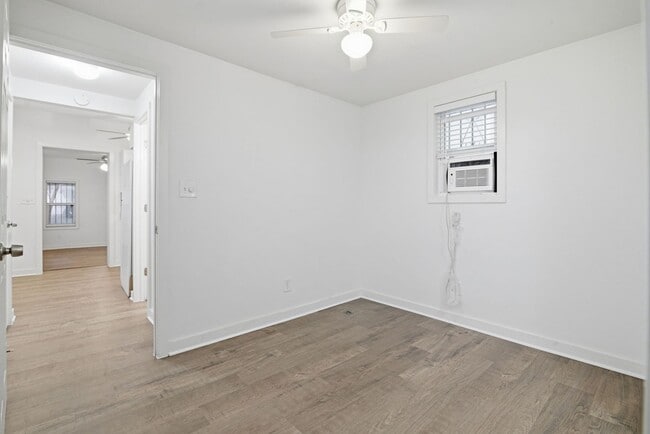 Building Photo - Cozy 1-Bedroom Home