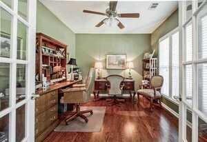 Building Photo - 232 Begonia Ct