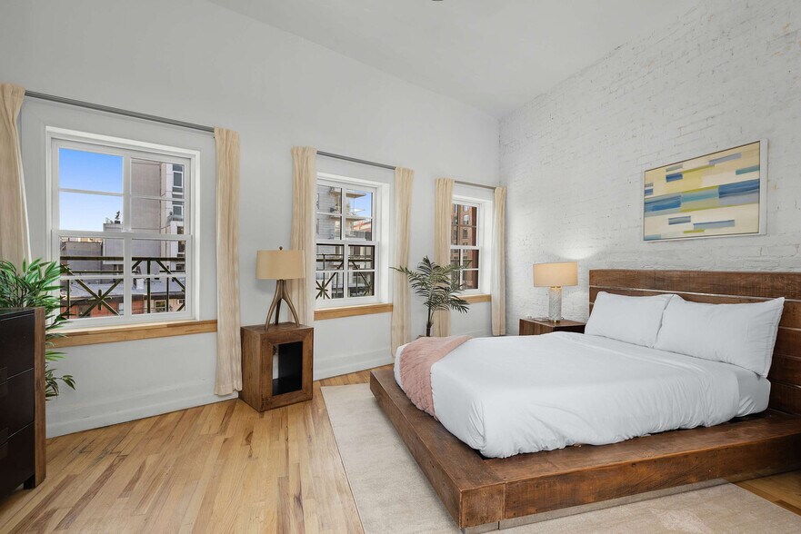Building Photo - 354 Bowery