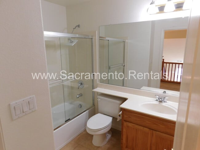 Building Photo - Very Nice Updated 4bd/3ba Rancho Cordova H...