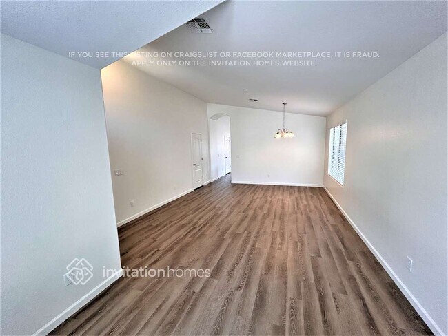 Building Photo - 12323 W Rancho Dr