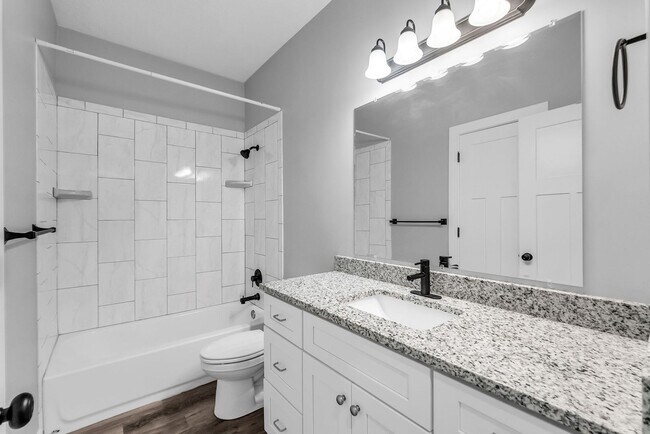 Building Photo - Beautiful 2020 Layton Home with High Ceilings & Modern Finishes