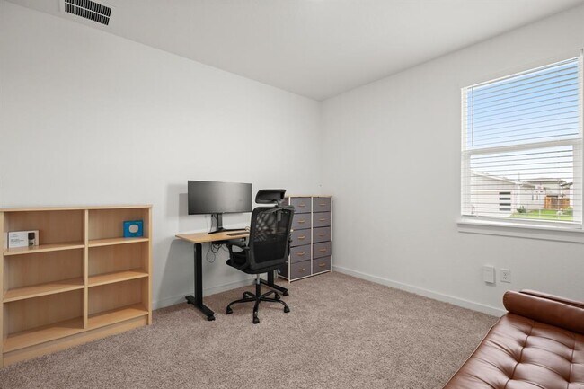 Building Photo - 3024 Egan Dr